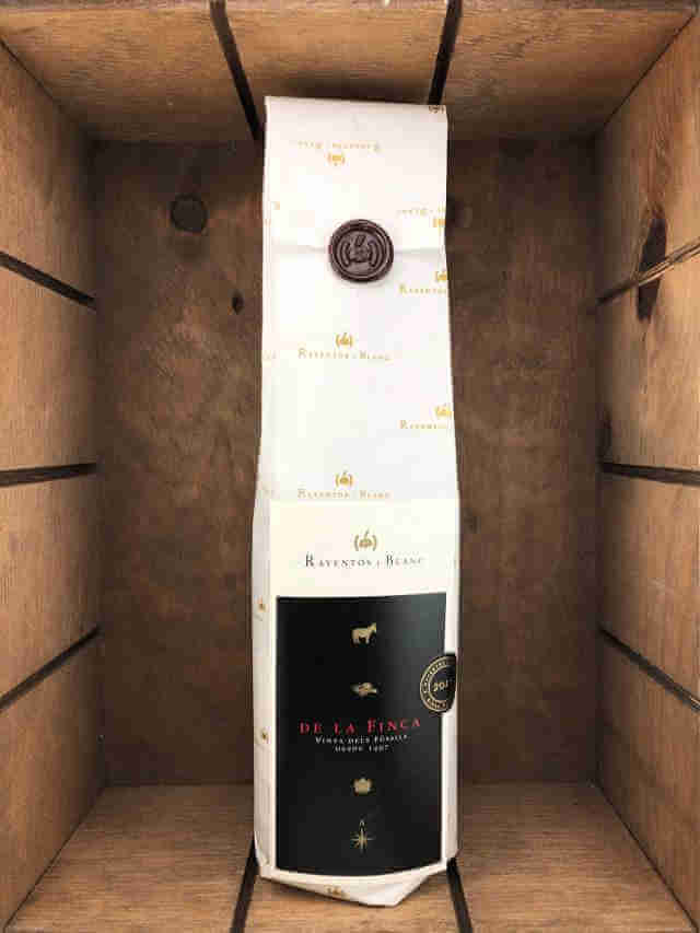 Botella de Raventos de la finca