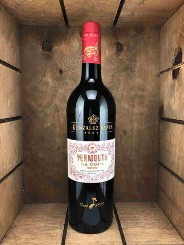 Botella de la copa vermut