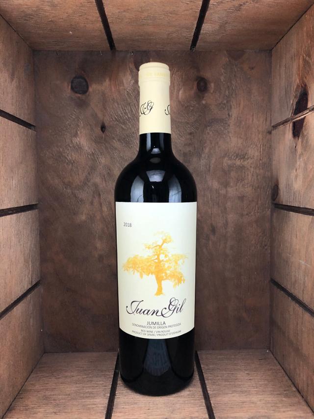 Vino Juan Gil roble