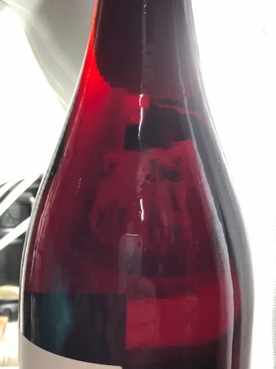 Color del vino con una capa muy ligera Gr 10