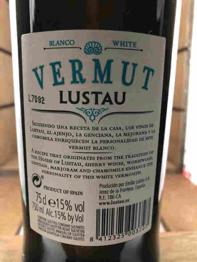 Contra de Botella de Lustau blanco vermut