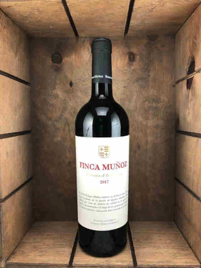 Botella de Finca Muñoz tinto