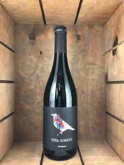 Botella de vino tinto de Viña Zorzal Graciano